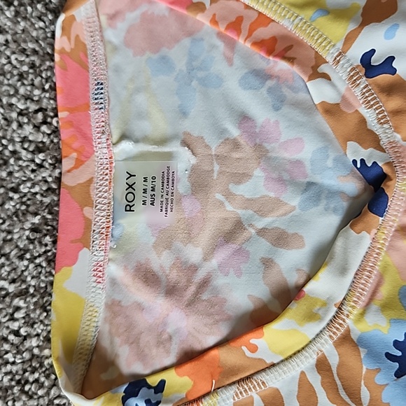 NWOT Roxy standard sea skipping  UPF 50 long skeeve rashguard size M - Picture 7 of 7